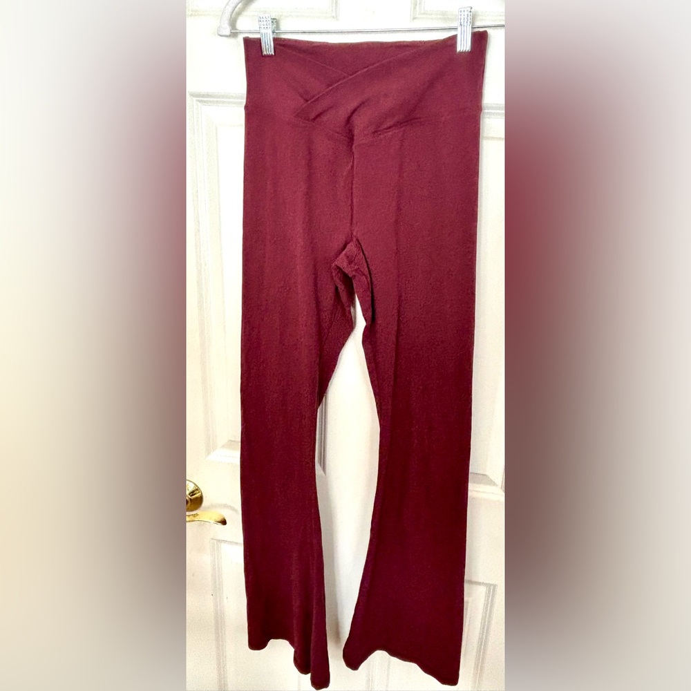 PINK Victoria’s Secret Crossover V-Waist Flare Leggings Burgundy M EUC